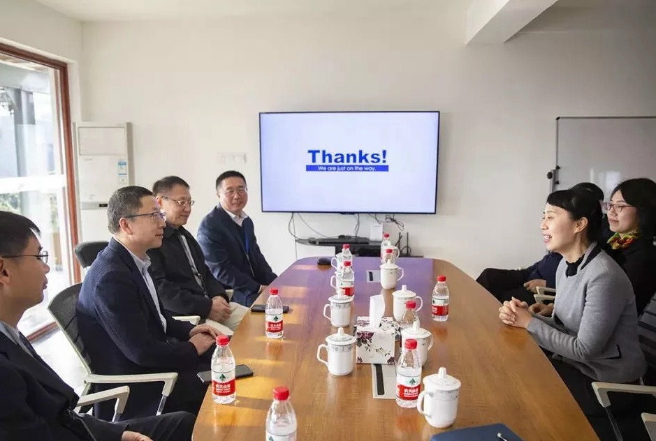 湖北省副省长陈安丽调研华日激光(图3)