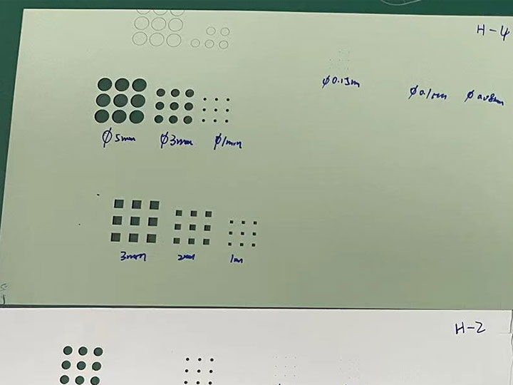 0.5-0.7mm软瓷片激光钻孔